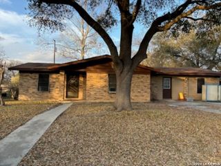 139 Bobolink, New Braunfels, TX 78130