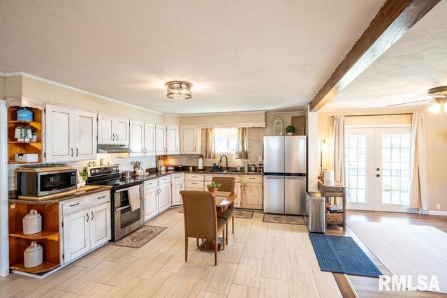 516 S 8TH Street, Herrin, IL 62948