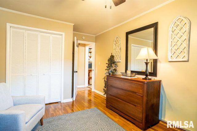 516 S 8TH Street, Herrin, IL 62948