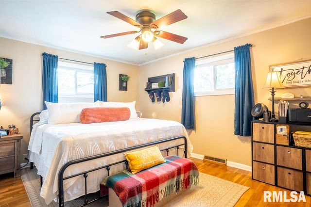 516 S 8TH Street, Herrin, IL 62948