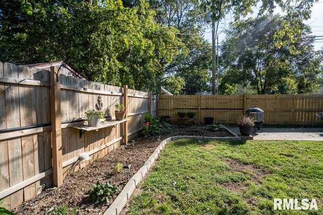 516 S 8TH Street, Herrin, IL 62948