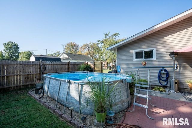 516 S 8TH Street, Herrin, IL 62948