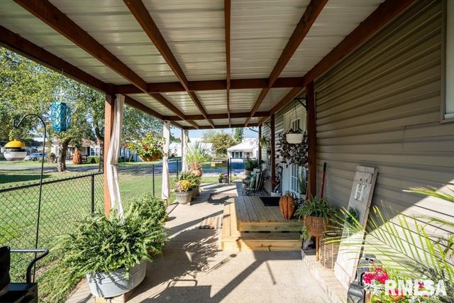 516 S 8TH Street, Herrin, IL 62948