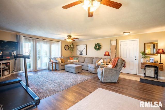 516 S 8TH Street, Herrin, IL 62948