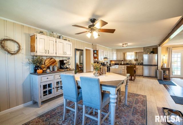 516 S 8TH Street, Herrin, IL 62948