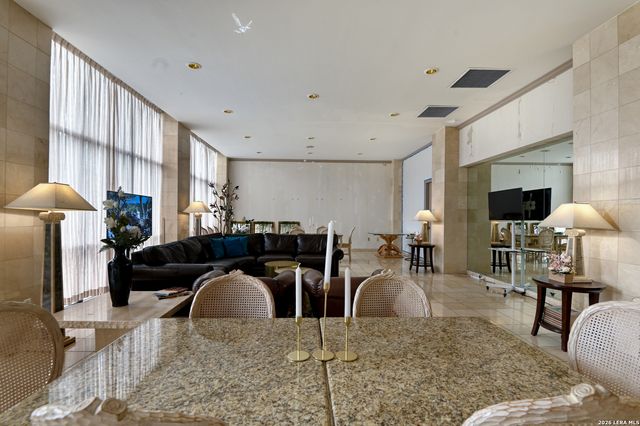 7701 Wurzbach Rd Apt 1402, San Antonio, TX 78229
