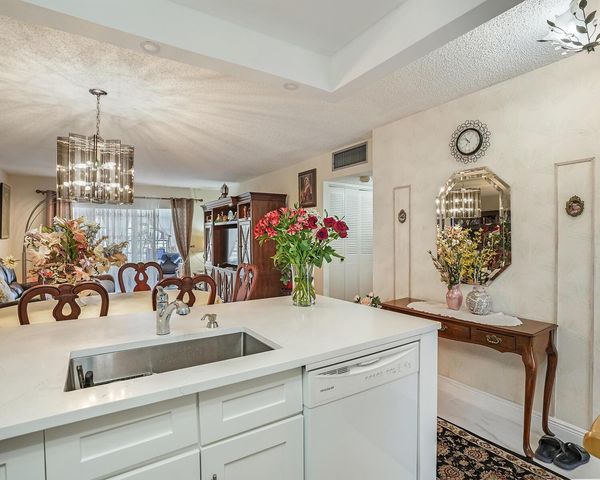 3400 NW 48th Avenue 502, Lauderdale Lakes, FL 33319