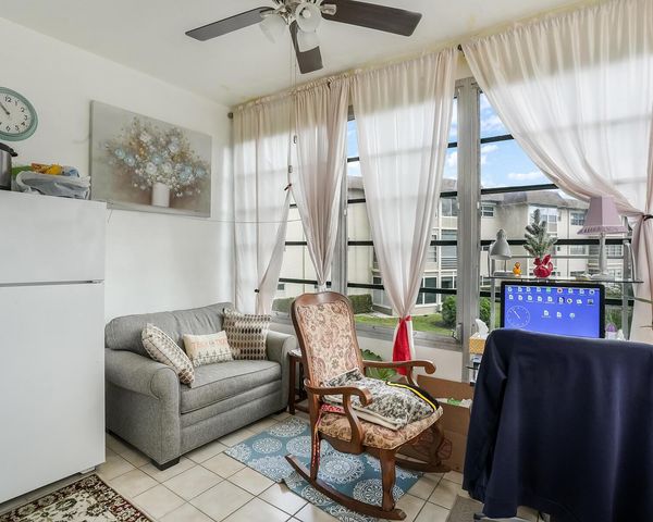 3400 NW 48th Avenue 502, Lauderdale Lakes, FL 33319