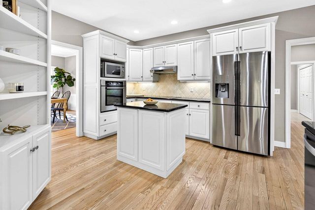 4120 N WINDCROSS DRIVE, Appleton, WI 54913