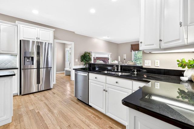 4120 N WINDCROSS DRIVE, Appleton, WI 54913