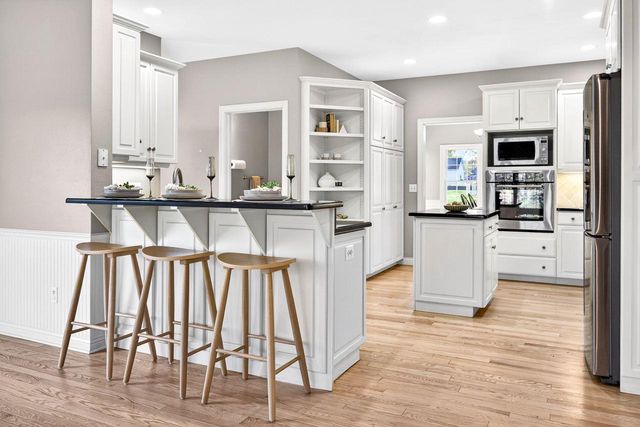 4120 N WINDCROSS DRIVE, Appleton, WI 54913
