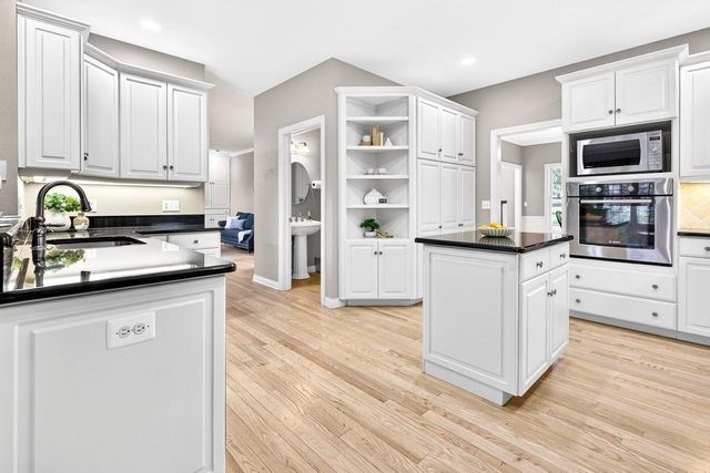 4120 N WINDCROSS DRIVE, Appleton, WI 54913