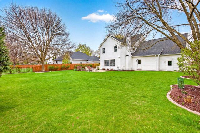 4120 N WINDCROSS DRIVE, Appleton, WI 54913