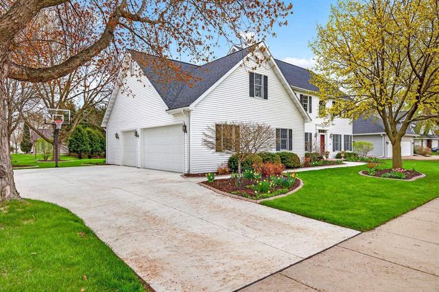 4120 N WINDCROSS DRIVE, Appleton, WI 54913