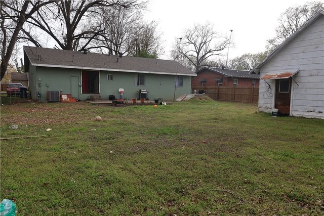 221 Highland Street, Siloam Springs, AR 72761