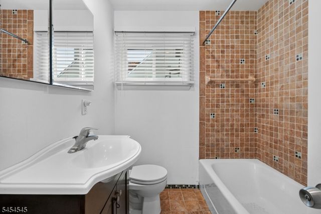 17 Joanna Pl, Woodbridge Twp., NJ 07067