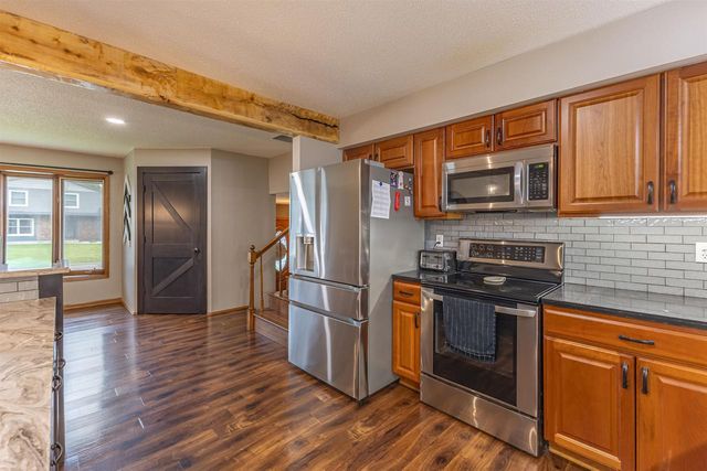 815 Westwood Drive, Onalaska, WI 54650
