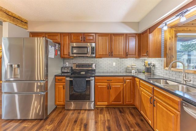 815 Westwood Drive, Onalaska, WI 54650