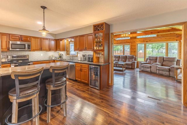 815 Westwood Drive, Onalaska, WI 54650