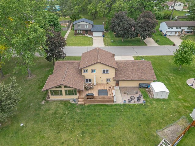 815 Westwood Drive, Onalaska, WI 54650