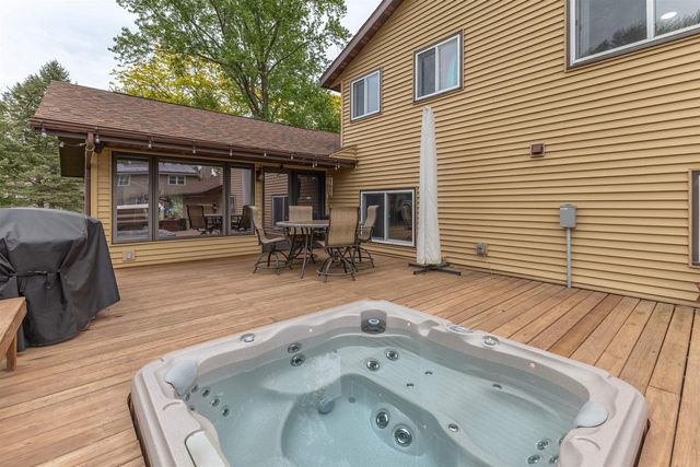 815 Westwood Drive, Onalaska, WI 54650