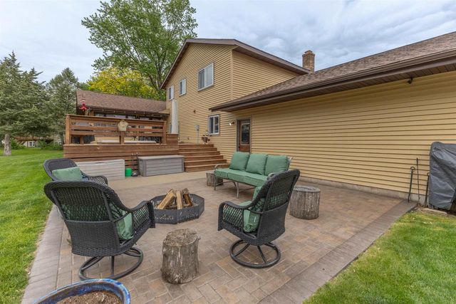 815 Westwood Drive, Onalaska, WI 54650
