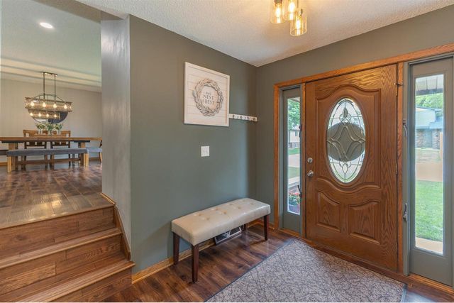 815 Westwood Drive, Onalaska, WI 54650