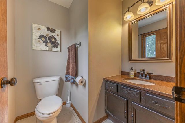 815 Westwood Drive, Onalaska, WI 54650