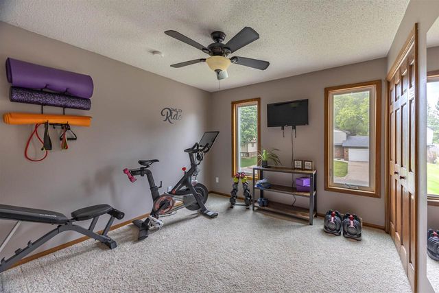 815 Westwood Drive, Onalaska, WI 54650