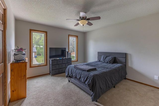 815 Westwood Drive, Onalaska, WI 54650