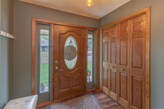 815 Westwood Drive, Onalaska, WI 54650