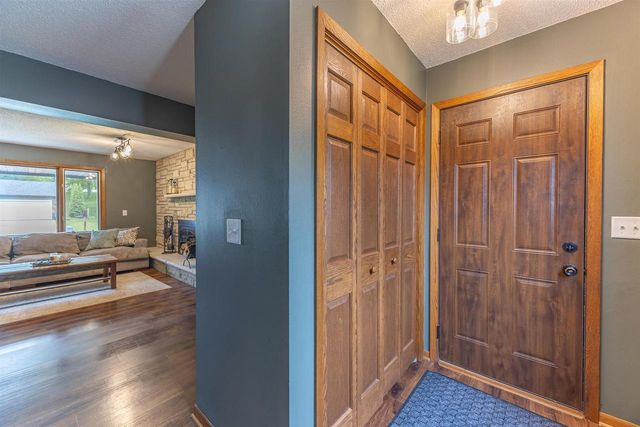 815 Westwood Drive, Onalaska, WI 54650