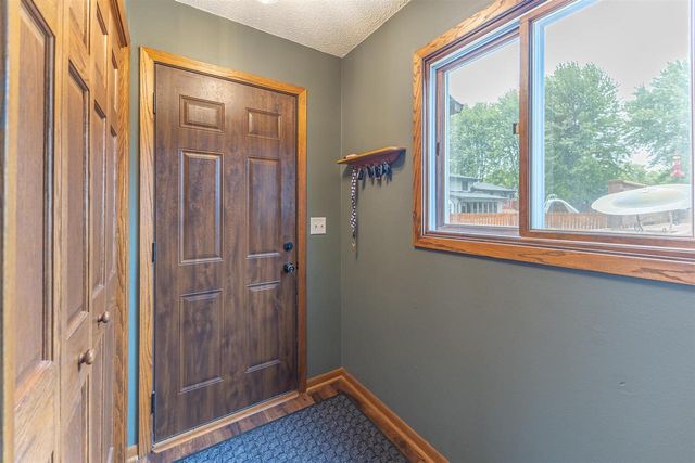 815 Westwood Drive, Onalaska, WI 54650