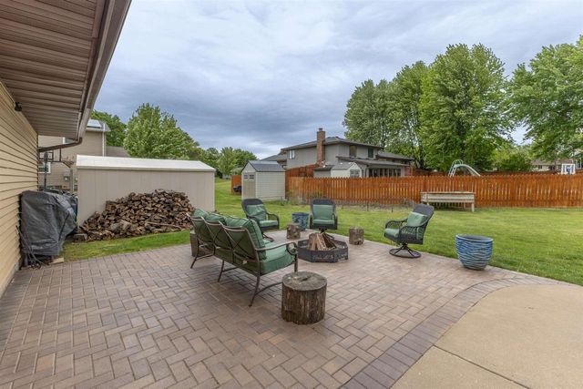 815 Westwood Drive, Onalaska, WI 54650