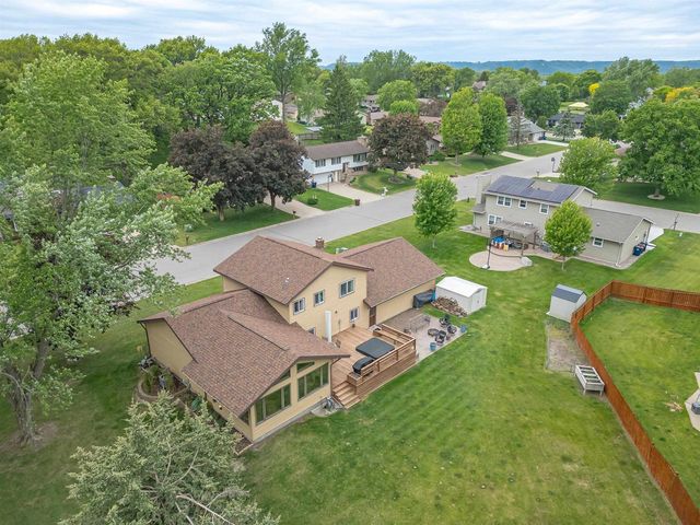 815 Westwood Drive, Onalaska, WI 54650
