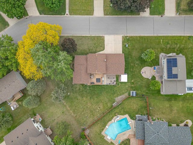 815 Westwood Drive, Onalaska, WI 54650