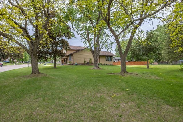 815 Westwood Drive, Onalaska, WI 54650