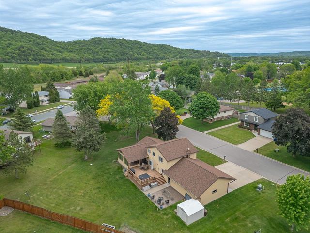 815 Westwood Drive, Onalaska, WI 54650