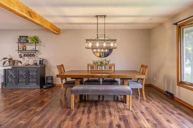 815 Westwood Drive, Onalaska, WI 54650