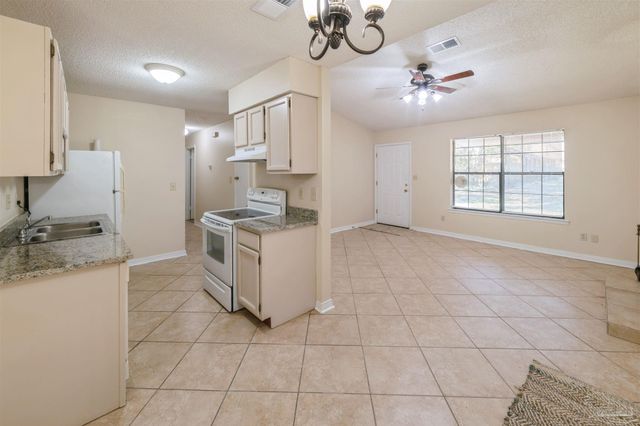 9345 Chisholm Rd K-1, Pensacola, FL 32514