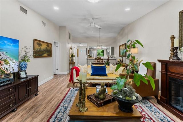39650 US HWY 19 N 573, Tarpon Springs, FL 34689