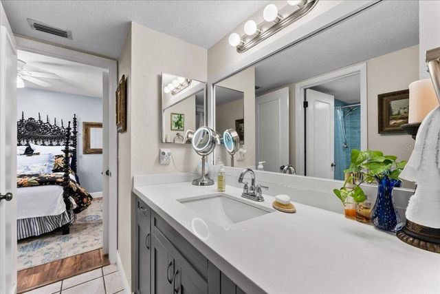 39650 US HWY 19 N 573, Tarpon Springs, FL 34689