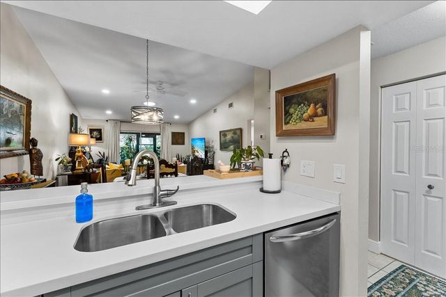 39650 US HWY 19 N 573, Tarpon Springs, FL 34689