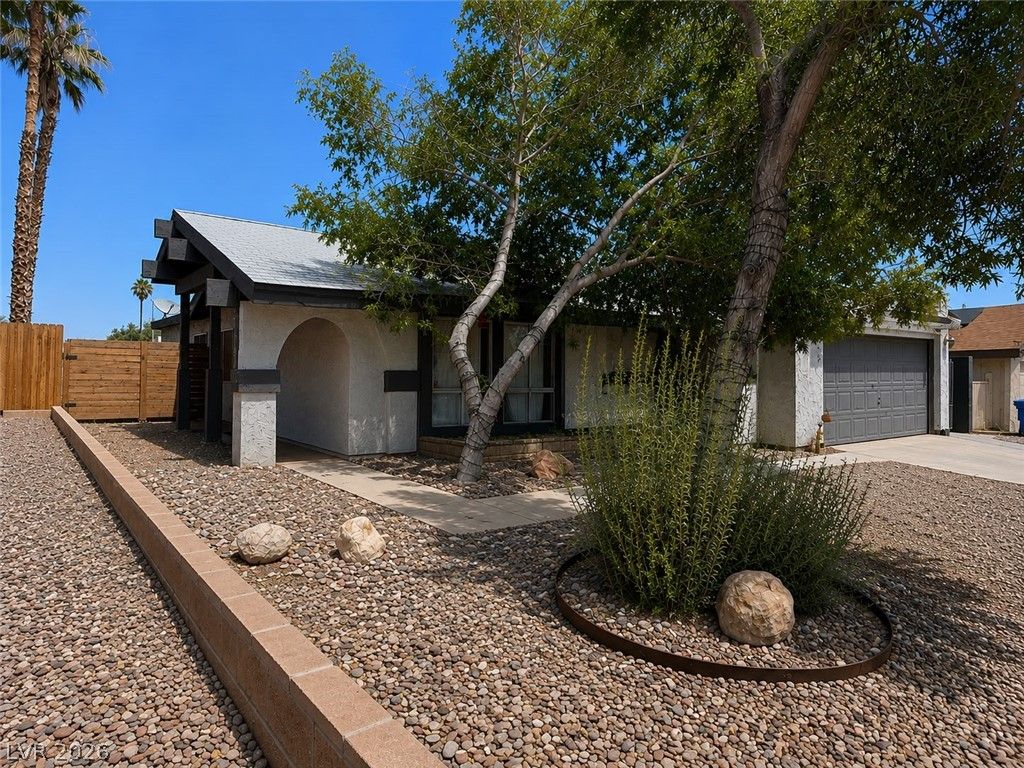 4490 Margarete Avenue, Las Vegas, NV 89121 — photo 3