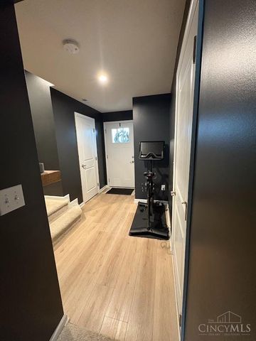 13 Wentworth Lane, Deer Park, OH 45236