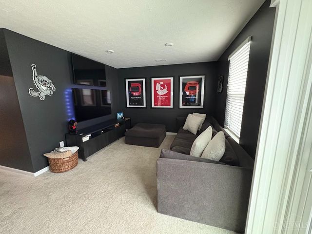 13 Wentworth Lane, Deer Park, OH 45236