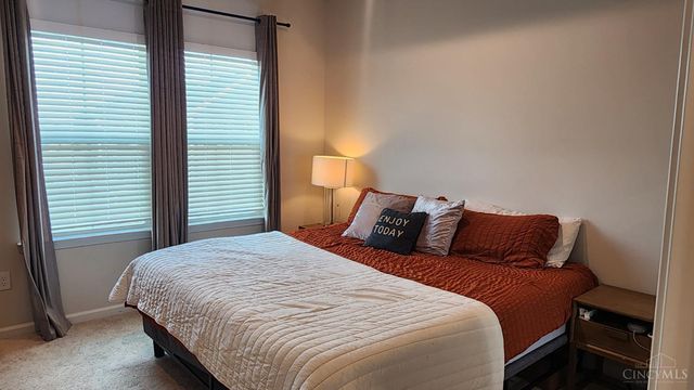 13 Wentworth Lane, Deer Park, OH 45236