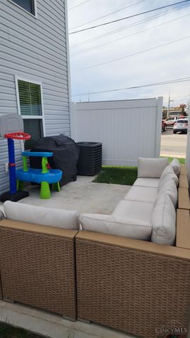 13 Wentworth Lane, Deer Park, OH 45236