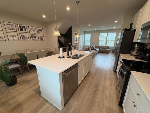 13 Wentworth Lane, Deer Park, OH 45236