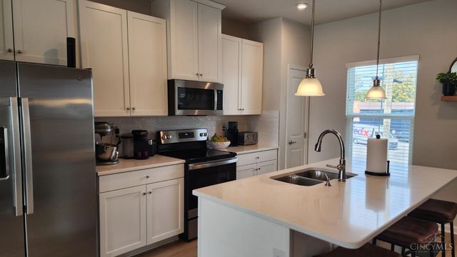 13 Wentworth Lane, Deer Park, OH 45236